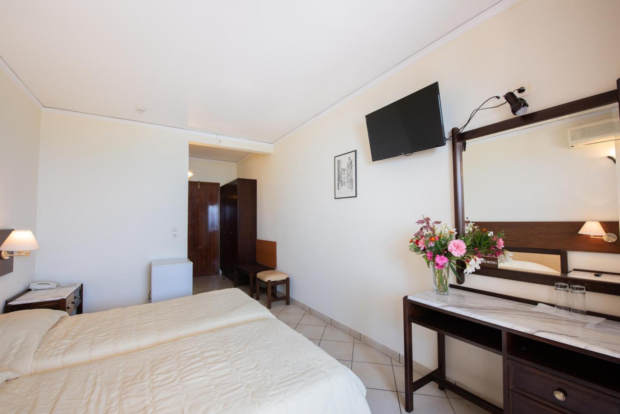 Aphrodite Beach Hotel Corfu Roda  Exterior photo